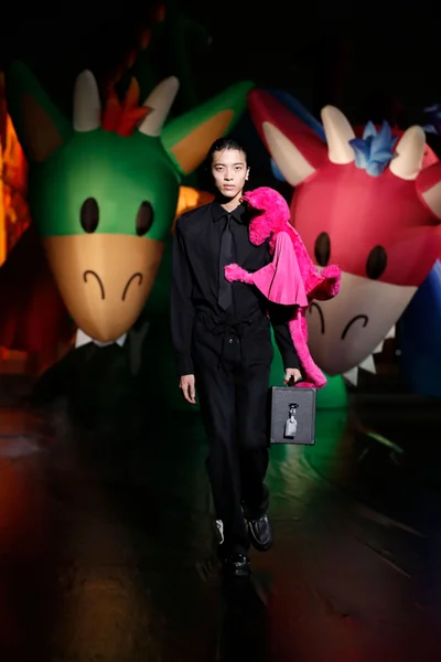 Look 27